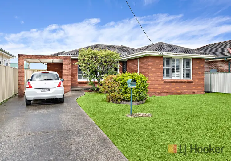 Main view of Homely house listing, 19 Belfast Avenue, Warilla NSW 2528