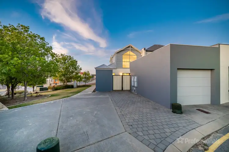 Sixth view of Homely house listing, 4 Orenco Bend, Clarkson WA 6030
