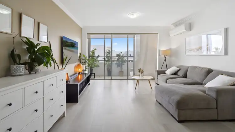 174/1-7 Moores Crescent, Varsity Lakes QLD 4227