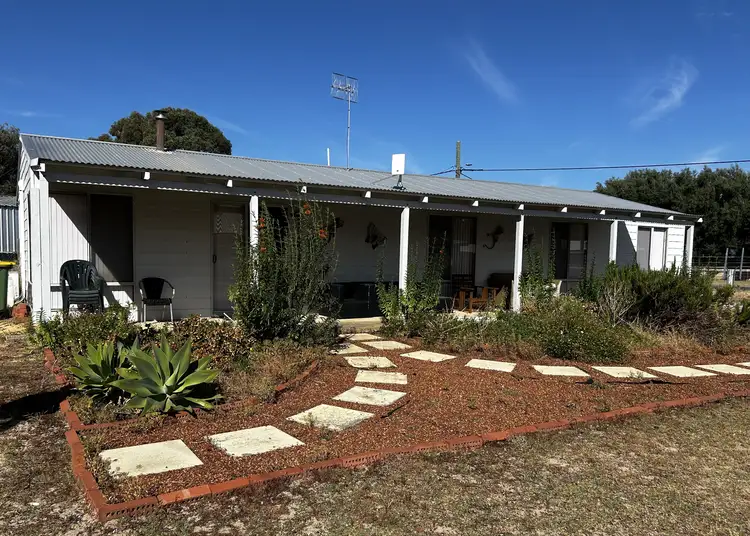 2 Tuart Court, Preston Beach WA 6215