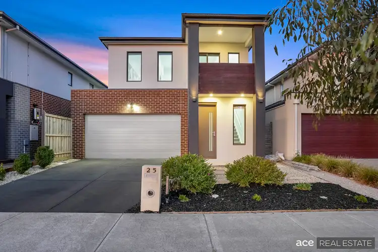 25 Abbots Avenue