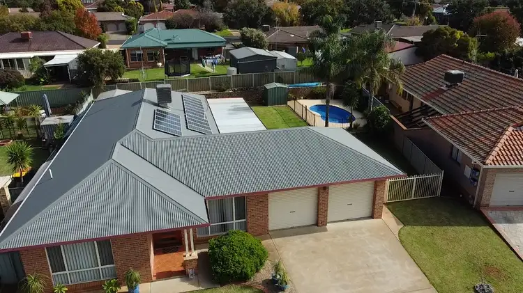 10 Cobden Place, Parkes NSW 2870