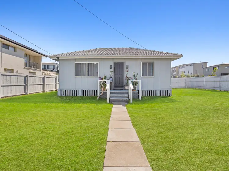 61 Crescent Avenue, Hope Island QLD 4212