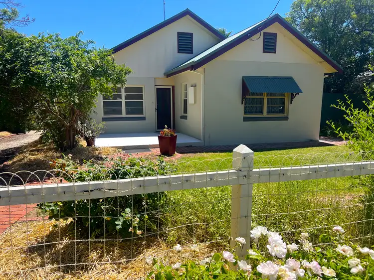 105 Charley Street, Deniliquin NSW 2710