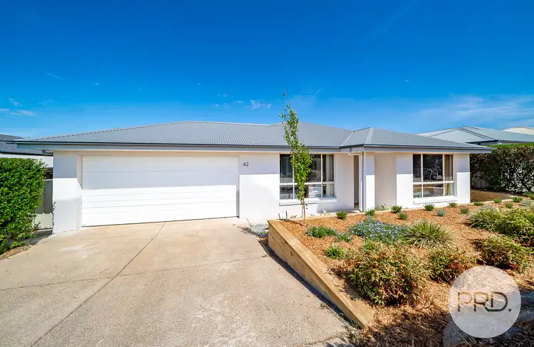 42 Rainbow Drive, Estella NSW 2650