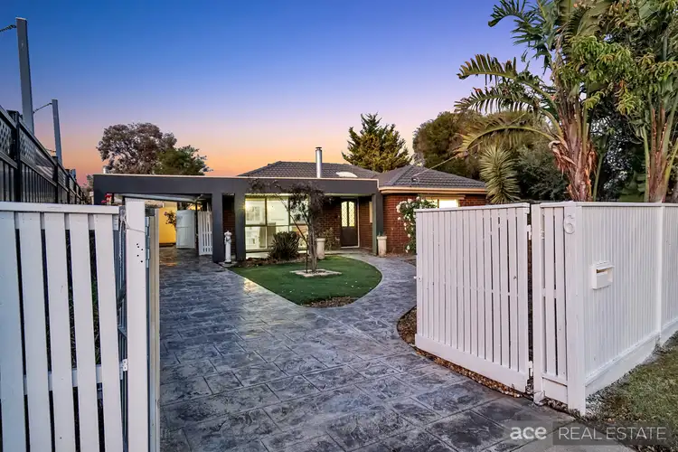 Second view of Homely house listing, 6 Jacaranda Court, Werribee VIC 3030