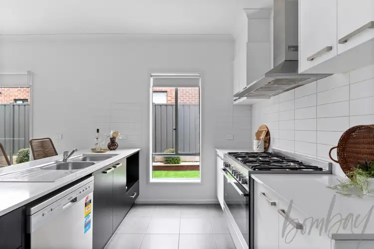 Second view of Homely house listing, 4 Shale Way, Wollert VIC 3750