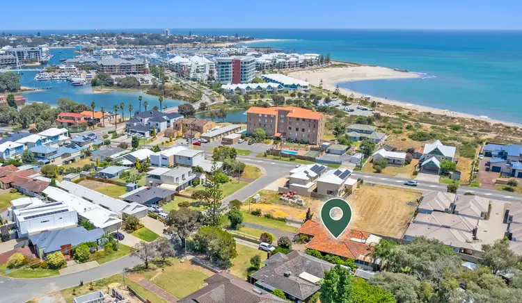 2/18 Clyde Place, Mandurah WA 6210