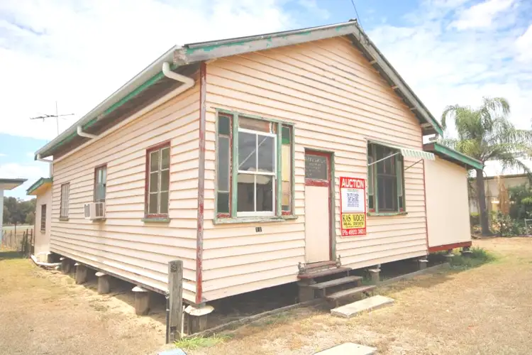 11 Railway Avenue, Wowan QLD 4702