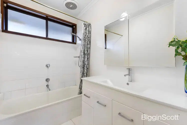 Sixth view of Homely house listing, 27 Annandale Crescent, Glen Waverley VIC 3150