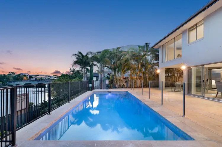 5050 Emerald Island Drive, Carrara QLD 4211