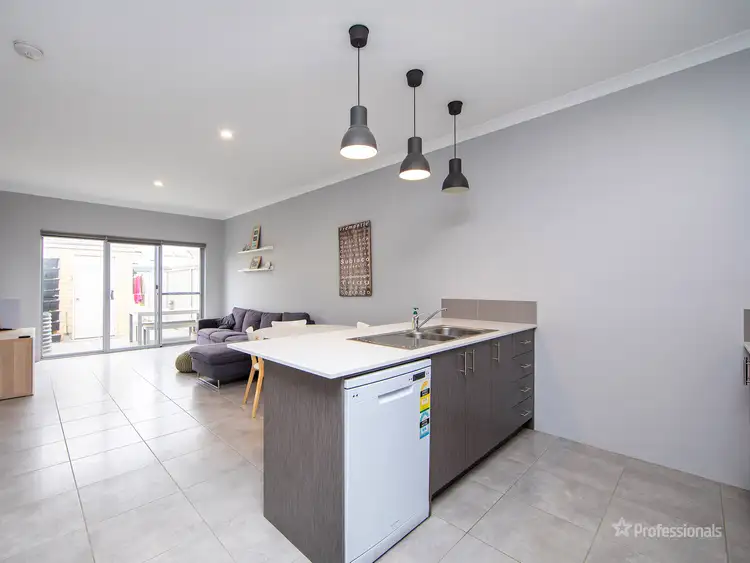 Fifth view of Homely house listing, 31 Gouldian Circuit, Alkimos WA 6038