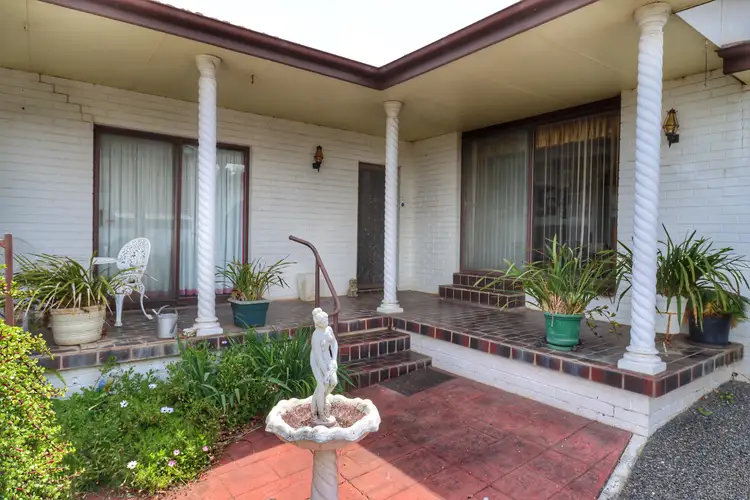 42 Dowell Street, Cowra NSW 2794