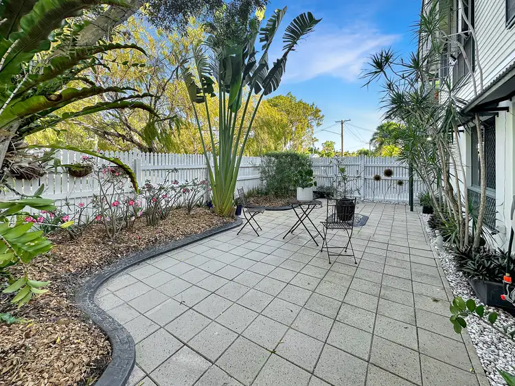 4 Townsville Street, West End QLD 4810