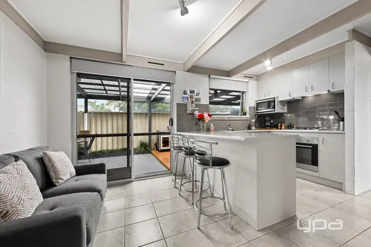 Fifth view of Homely house listing, 2 Highcombe Crescent, St Albans VIC 3021