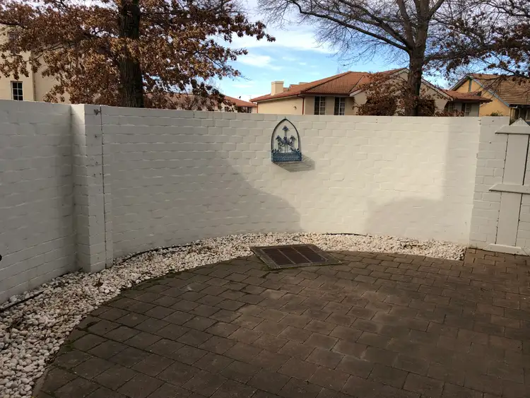 12 Howitt Street