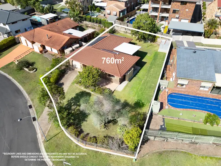 22 Urquhart Street, Carindale QLD 4152