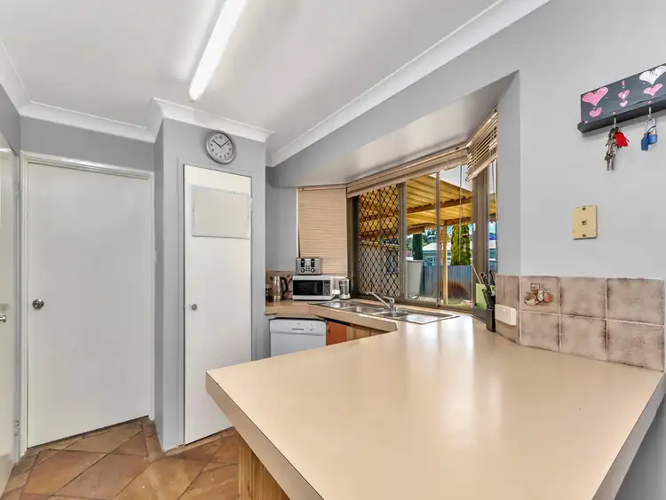 Fifth view of Homely house listing, 11 Lancelot Close, Camillo WA 6111