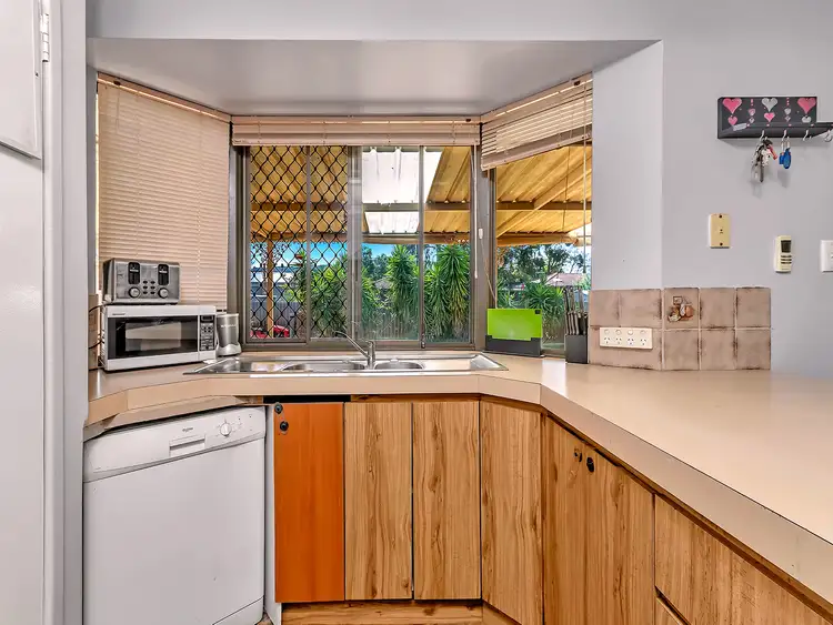 Sixth view of Homely house listing, 11 Lancelot Close, Camillo WA 6111