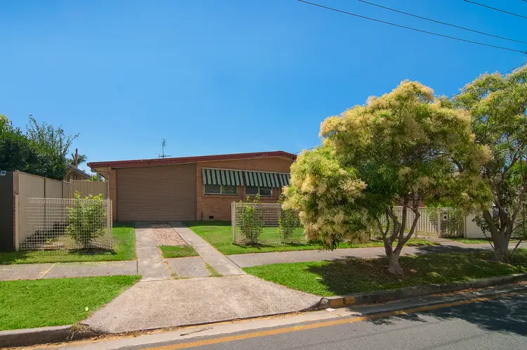 Second view of Homely house listing, 5 Fiona Street, Biggera Waters QLD 4216