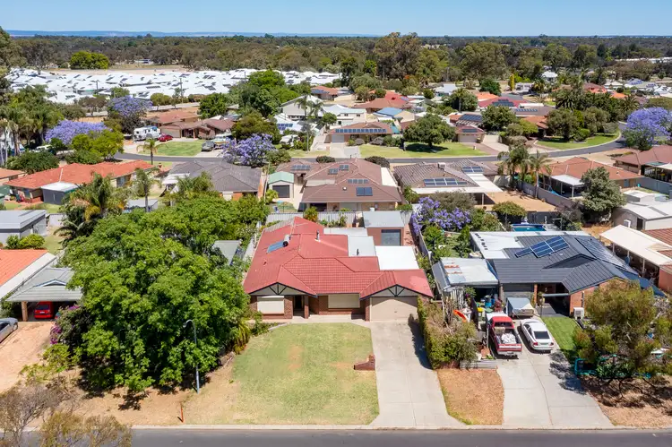 30 Cambridge Drive, Greenfields WA 6210