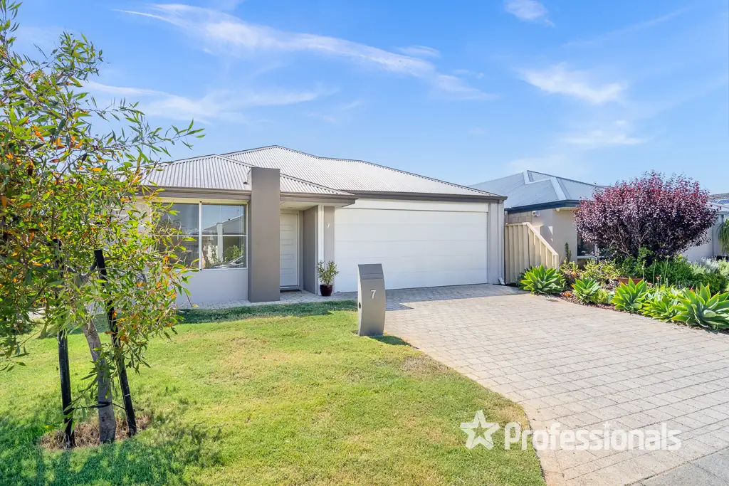 Main view of Homely house listing, 7 Castellar Pass, Yalyalup WA 6280