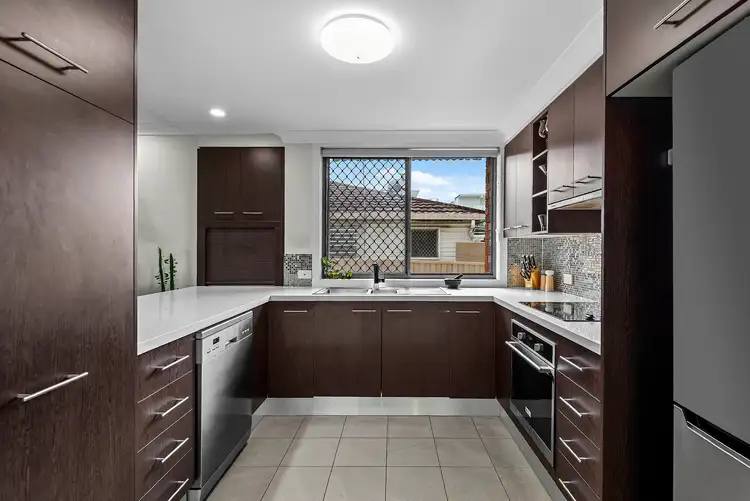 Fifth view of Homely unit listing, 2/71 Minnie Street, Southport QLD 4215