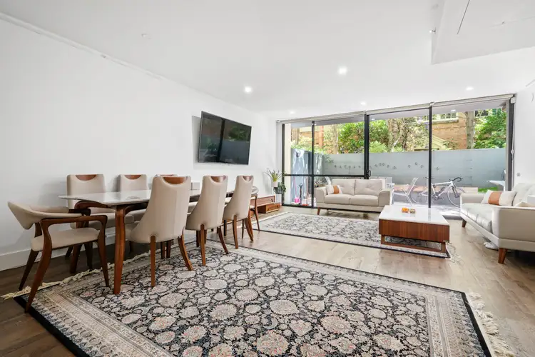 Fifth view of Homely apartment listing, 5/19 Queens Road, Melbourne VIC 3004