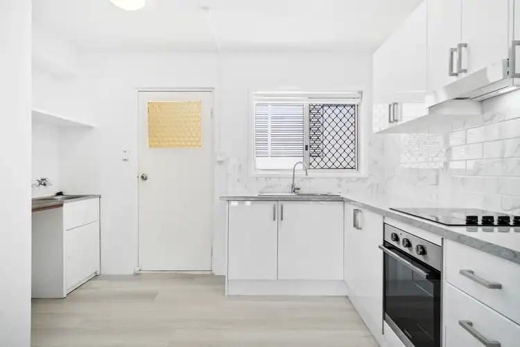 Fourth view of Homely unit listing, 1/39 Arthur Street, Mermaid Beach QLD 4218