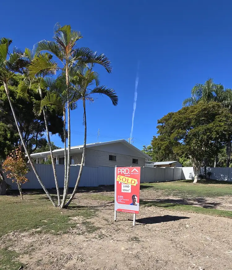 633 Boat Harbour Drive, Urangan QLD 4655