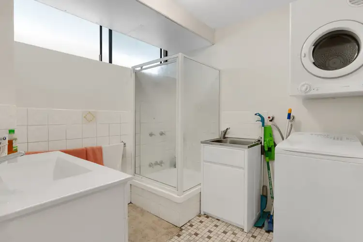 Sixth view of Homely unit listing, 2/87 Beatrice Street, Taringa QLD 4068