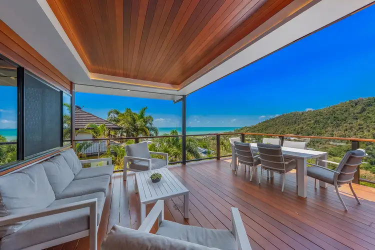 28 Macona Crescent, Cannonvale QLD 4802