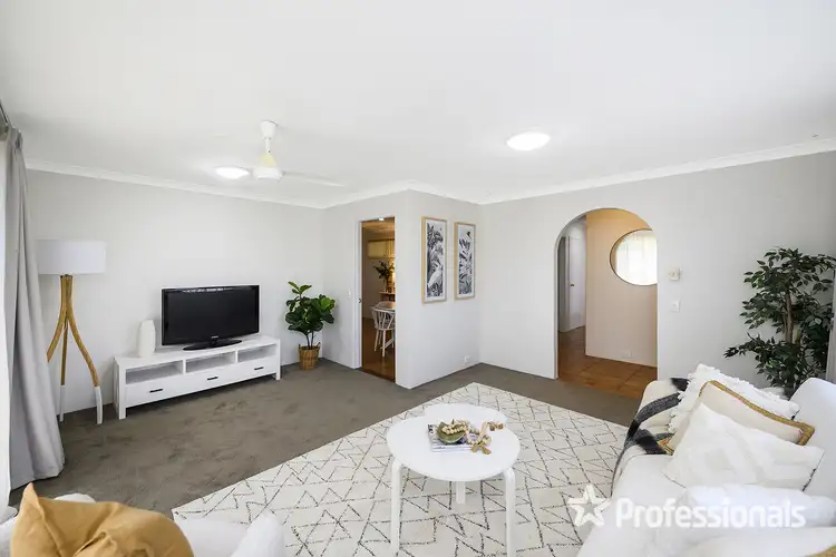 Fifth view of Homely house listing, 2 Sheen Court, Kingsley WA 6026