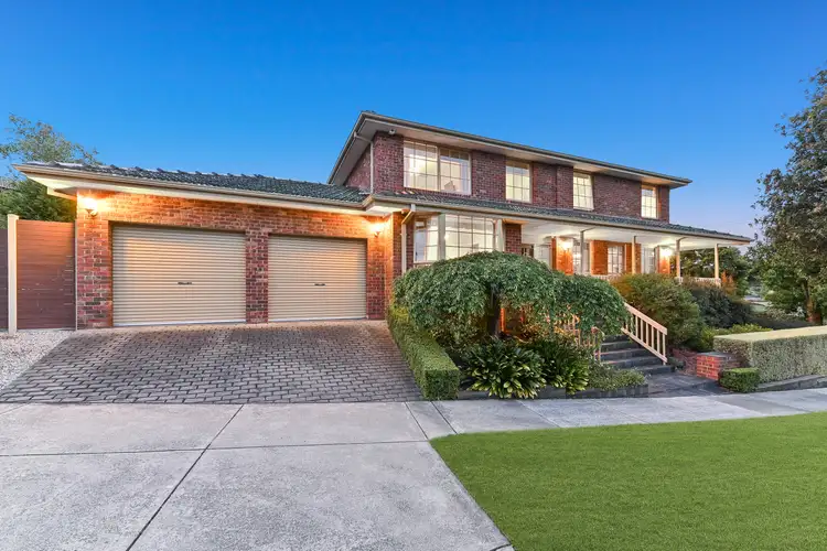 8 Heysham Drive, Wheelers Hill VIC 3150