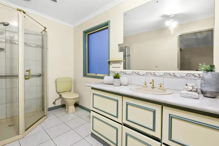 Sixth view of Homely house listing, 5 Anglesey Court, Mulgrave VIC 3170
