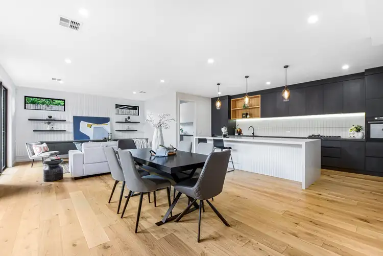 Second view of Homely house listing, 7 Banara Court, Mulgrave VIC 3170