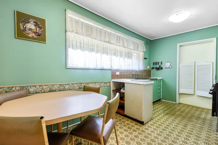 Fifth view of Homely house listing, 2 Grosvenor Avenue, Mulgrave VIC 3170