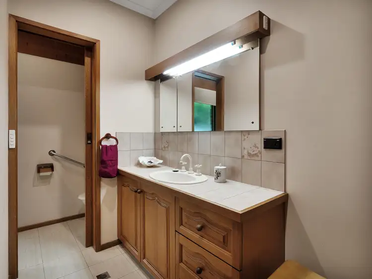 Sixth view of Homely house listing, 18-20 Neil Avenue, Benalla VIC 3672