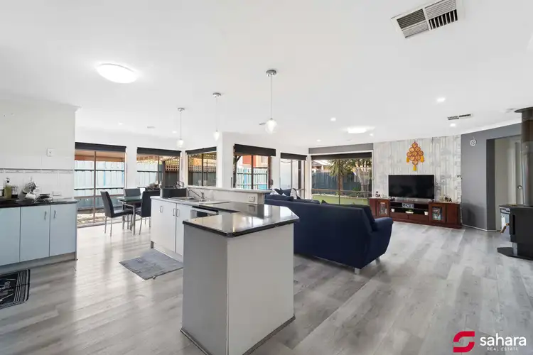 Second view of Homely house listing, 31 Lynbridge Crescent, Tarneit VIC 3029
