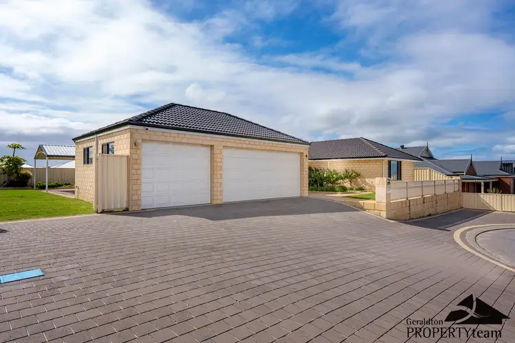 8 Tartan Place, Wandina WA 6530