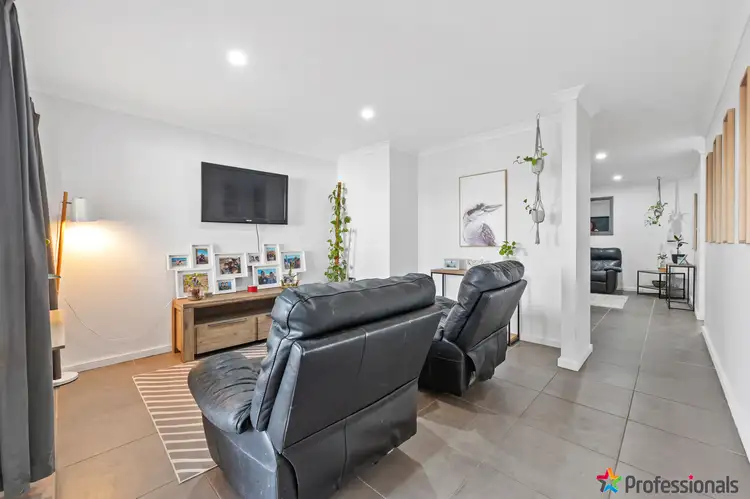 Seventh view of Homely house listing, 10 Lucidus Retreat, Greenfields WA 6210