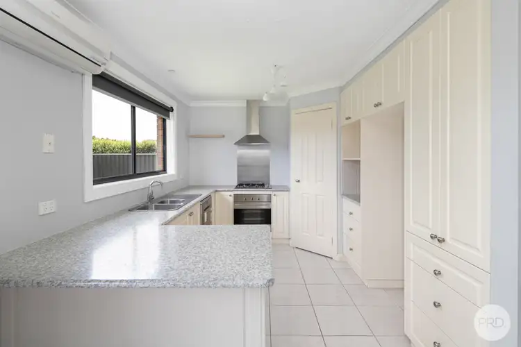 Fifth view of Homely house listing, 2 Modestino Place, Mitchell Park VIC 3355