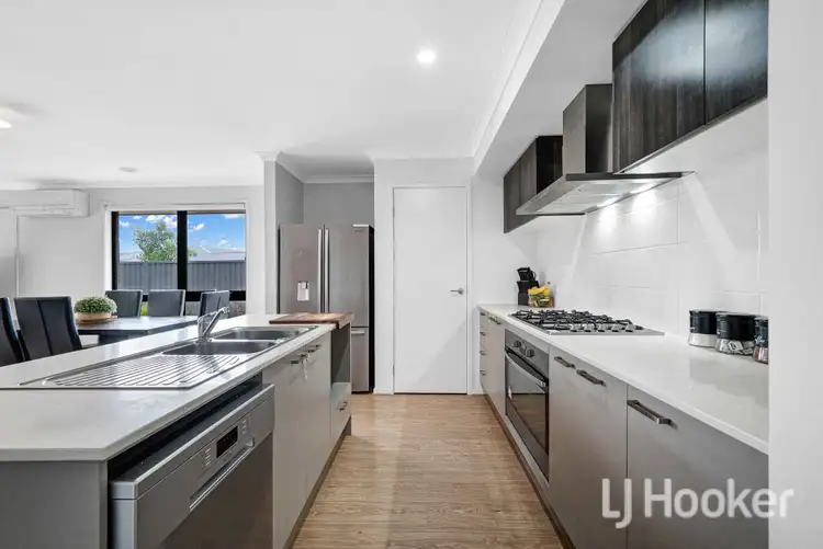 Fourth view of Homely house listing, 19 Stevenage Drive, Strathtulloh VIC 3338