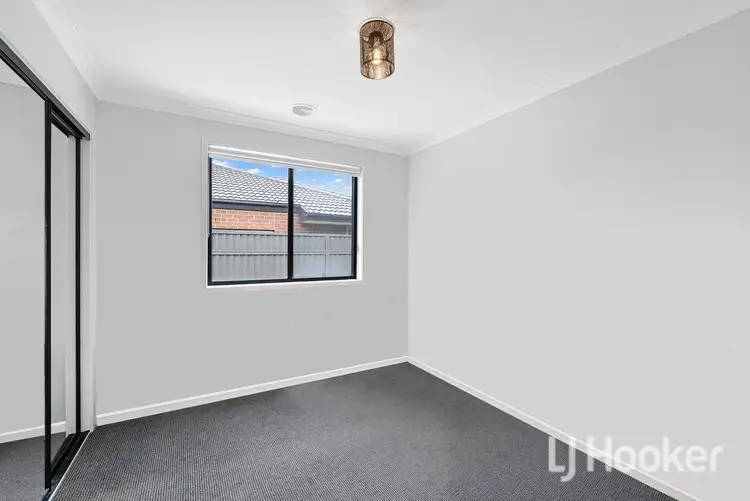 Seventh view of Homely house listing, 19 Stevenage Drive, Strathtulloh VIC 3338
