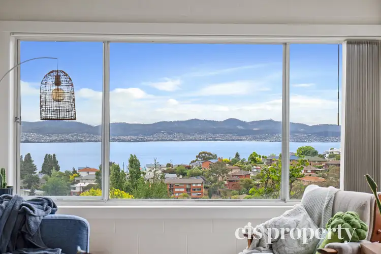 2/4 Capri Drive, Sandy Bay TAS 7005