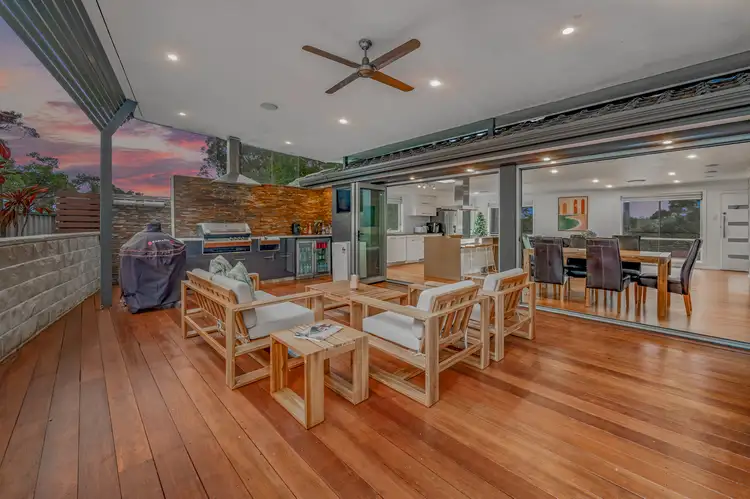 2 Leasingham Close, Eleebana NSW 2282