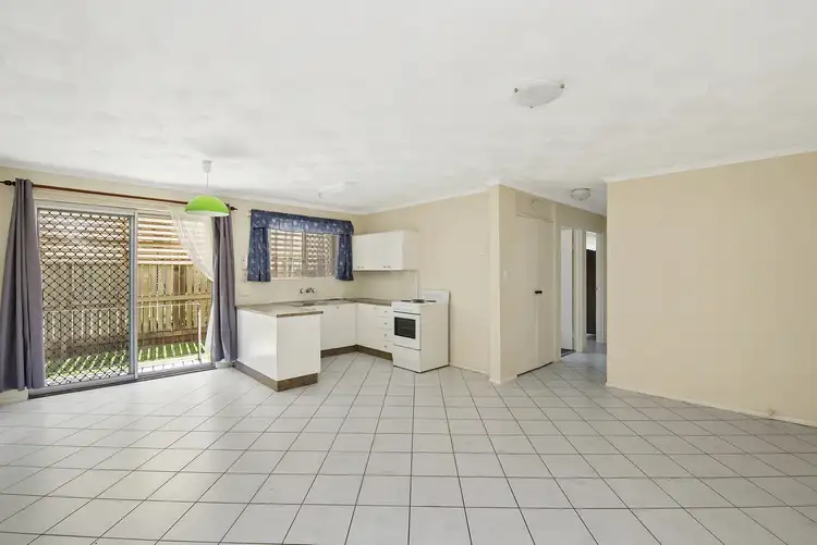 Fifth view of Homely unit listing, 2/10 Meredith Street, Redcliffe QLD 4020