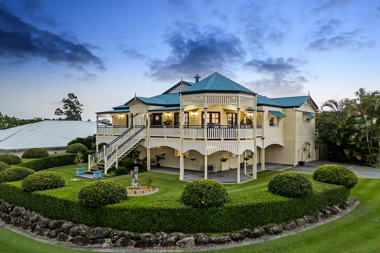17 Alberic Court, Eatons Hill QLD 4037