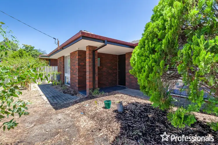 Second view of Homely house listing, 1 Beechcroft Place, Camillo WA 6111