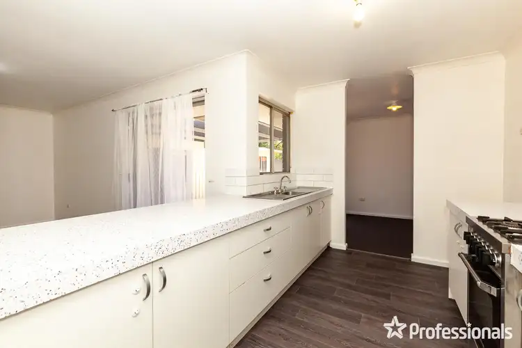 Seventh view of Homely house listing, 1 Beechcroft Place, Camillo WA 6111